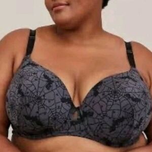 TORRID  Back Smoothing Wire-Free Push-Up Plunge Spider Web Bat Bra 44D